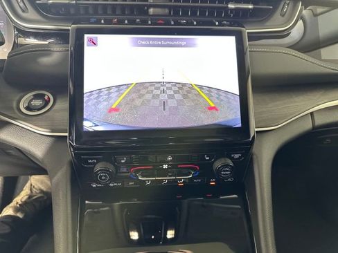 Used 2023 Jeep Grand Cherokee 4WD 4xe image 22