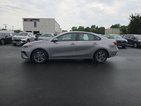 Used 2024 Kia Forte LXS w/ LXS Technology Package FWD image 4
