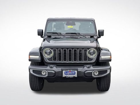 Used 2025 Jeep Wrangler Unlimited Sahara AWD/4WD image 10