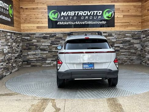 Used 2024 Hyundai Kona SEL AWD/4WD image 11
