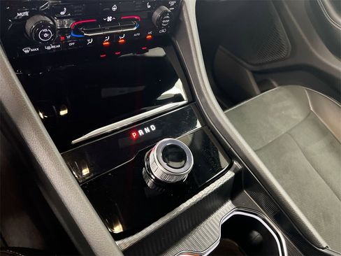 New 2025 Jeep Grand Cherokee L Laredo image 16