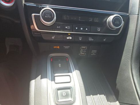 Used 2019 Honda Insight Touring image 10