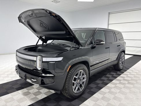 Used 2024 Rivian R1S Adventure image 26