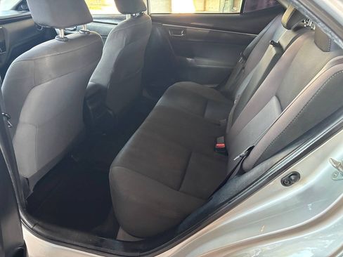 Used 2018 Toyota Corolla LE FWD image 17