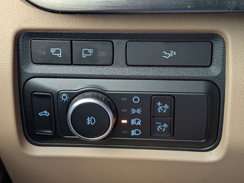 Used 2023 Ford F250 Lariat w/ Lariat Ultimate Package image 24