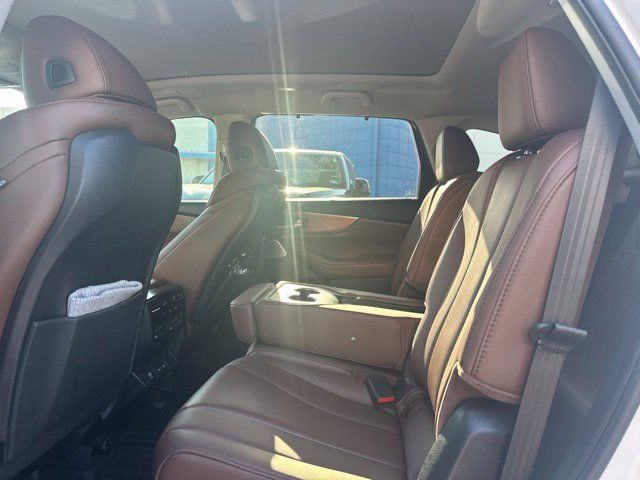 Used 2025 Acura MDX w/ Technology Package FWD image 6