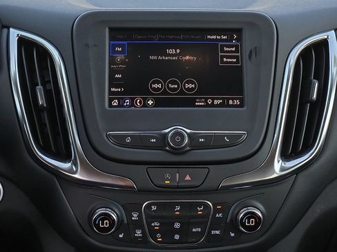 Used 2024 Chevrolet Equinox LT FWD image 11
