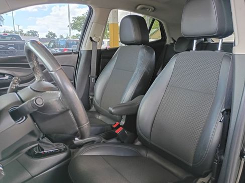 Used 2019 Buick Encore Preferred image 5