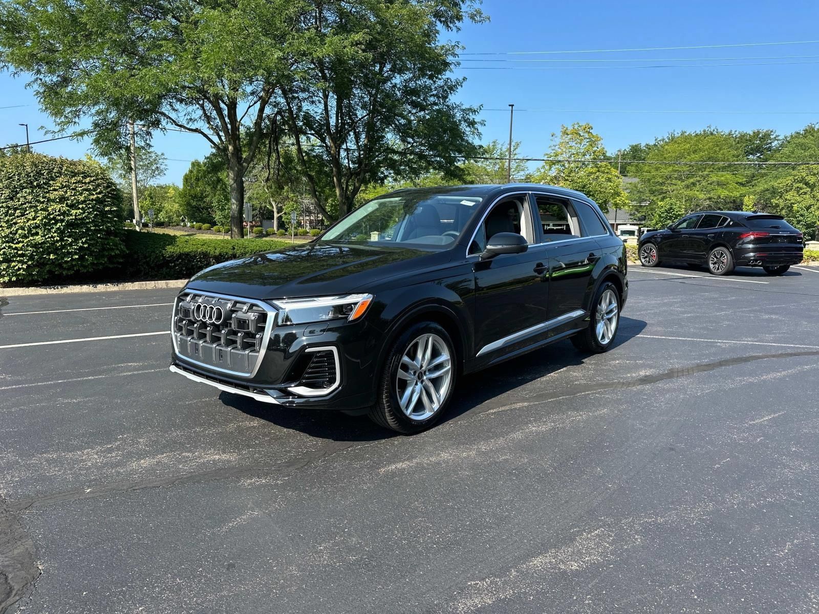 Used 2025 Audi Q7 3.0T Premium Plus w/ Premium Plus Package AWD/4WD image 3