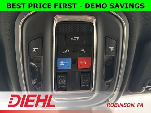 New 2026 Jeep Grand Cherokee Altitude AWD/4WD image 32