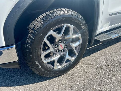 Used 2023 GMC Sierra 1500 SLT w/ SLT Premium Package image 14