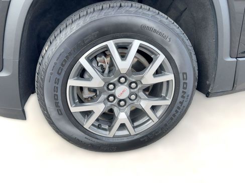 Certified 2023 GMC Acadia SLE w/ Driver Convenience Package image 12