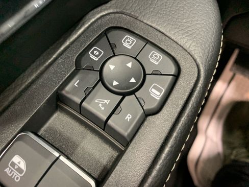 New 2026 RAM 2500 Laramie AWD/4WD image 30