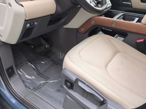 Used 2020 Land Rover Defender 110 S image 17