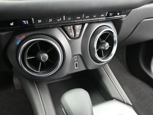 Used 2024 Chevrolet Blazer LT image 21