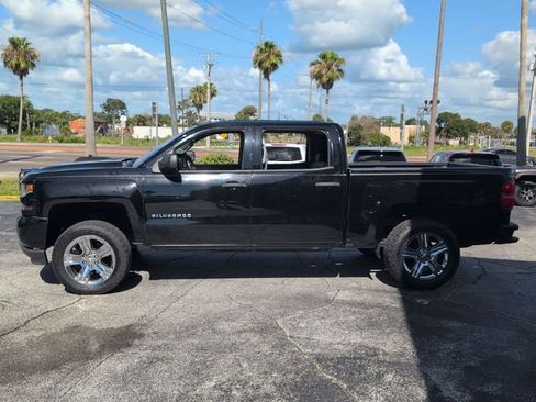 Used 2018 Chevrolet Silverado 1500 Custom w/ Custom Value Package RWD image 8