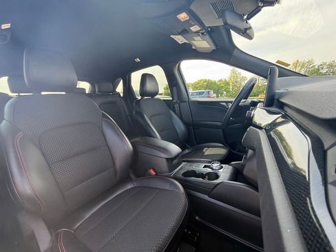 Used 2025 Ford Escape ST-Line AWD/4WD image 32