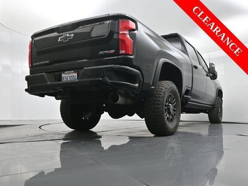 Used 2025 Chevrolet Silverado 2500 ZR2 w/ Technology Package image 47