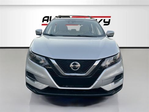 Used 2022 Nissan Rogue Sport SL image 2