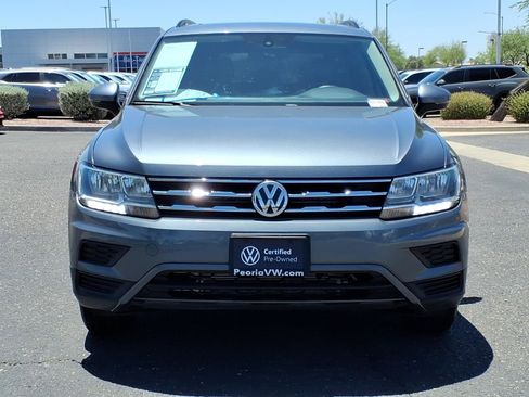Certified 2020 Volkswagen Tiguan SE w/ Panoramic Sunroof Package AWD/4WD image 2