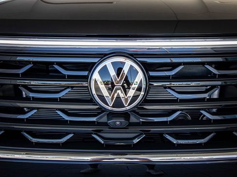 New 2026 Volkswagen Atlas Cross Sport SEL Premium R-Line AWD/4WD image 8
