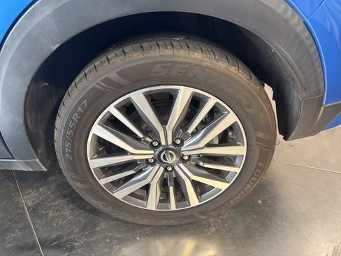 Used 2021 Nissan Kicks SV image 14