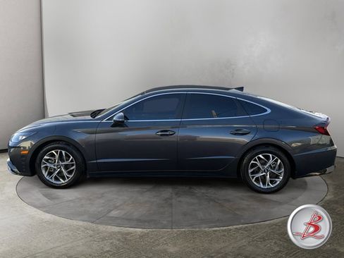 Used 2021 Hyundai Sonata SEL w/ Preferred Accessory Package image 4