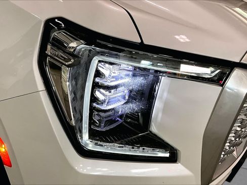 Used 2024 GMC Yukon Denali AWD/4WD image 27