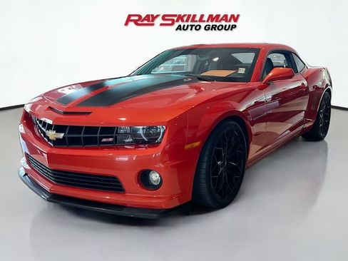 Used 2010 Chevrolet Camaro SS w/ RS Package RWD image 3