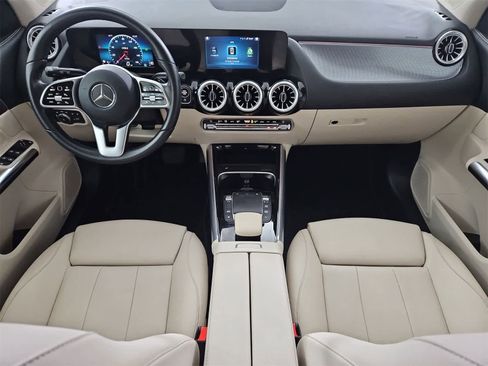 Used 2022 Mercedes-Benz GLA 250 4MATIC image 15