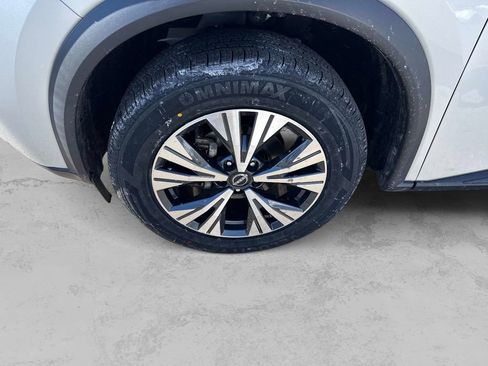 Used 2022 Nissan Rogue SV AWD/4WD image 11