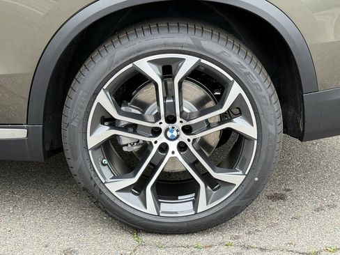 New 2026 BMW X5 xDrive40i w/ Climate Comfort Package image 17