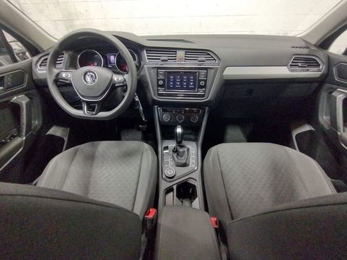 Used 2020 Volkswagen Tiguan S image 40
