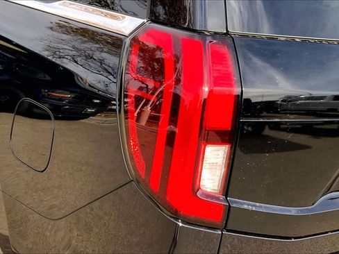 New 2025 Ford Expedition Active image 14