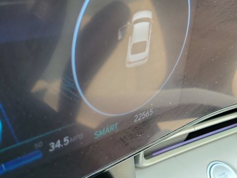 Used 2025 Hyundai Elantra Limited FWD image 27