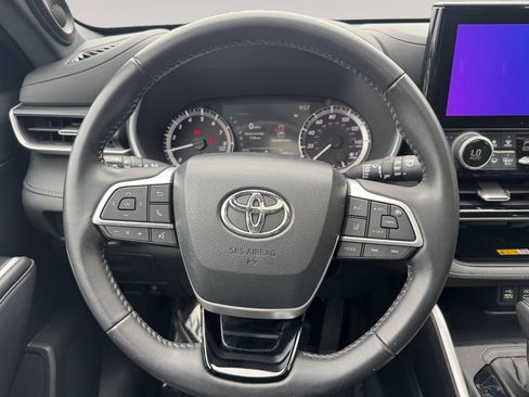 Used 2023 Toyota Highlander XSE image 12