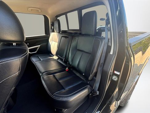 Used 2017 Nissan Titan PRO-4X image 22