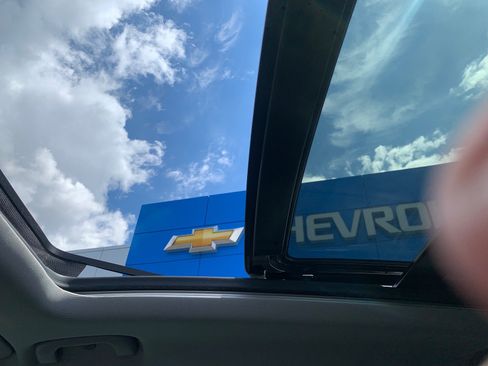 Used 2020 Chevrolet Equinox Premier AWD/4WD image 17