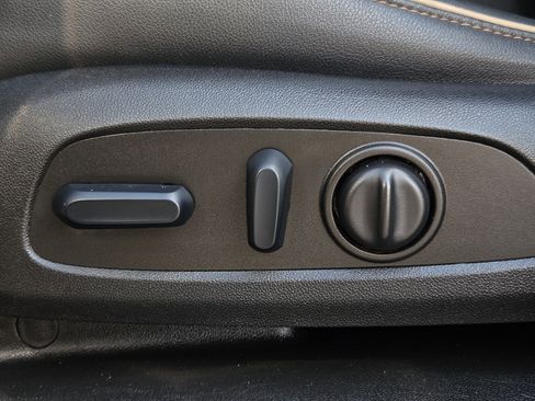 Used 2022 Chevrolet Blazer Premier w/ Enhanced Convenience Package image 21