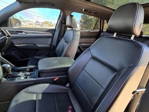 Used 2022 Volkswagen Atlas Cross Sport SEL AWD/4WD image 28