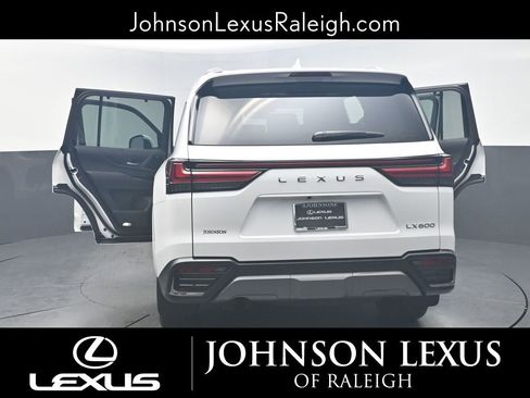 Used 2024 Lexus LX 600 4WD w/ Luxury Package image 27