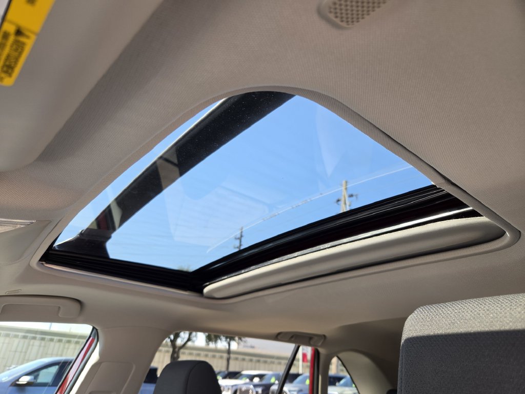 Used 2025 Toyota RAV4 XLE w/ Convenience Package FWD image 29
