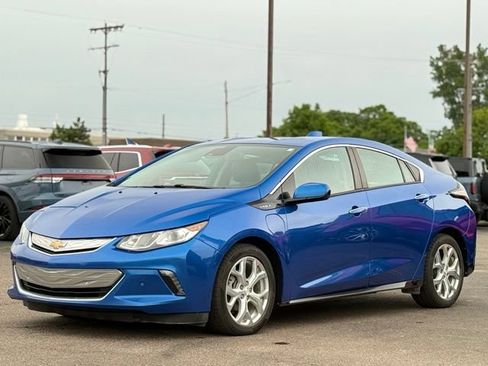Used 2018 Chevrolet Volt Premier w/ Driver Confidence Package FWD image 34