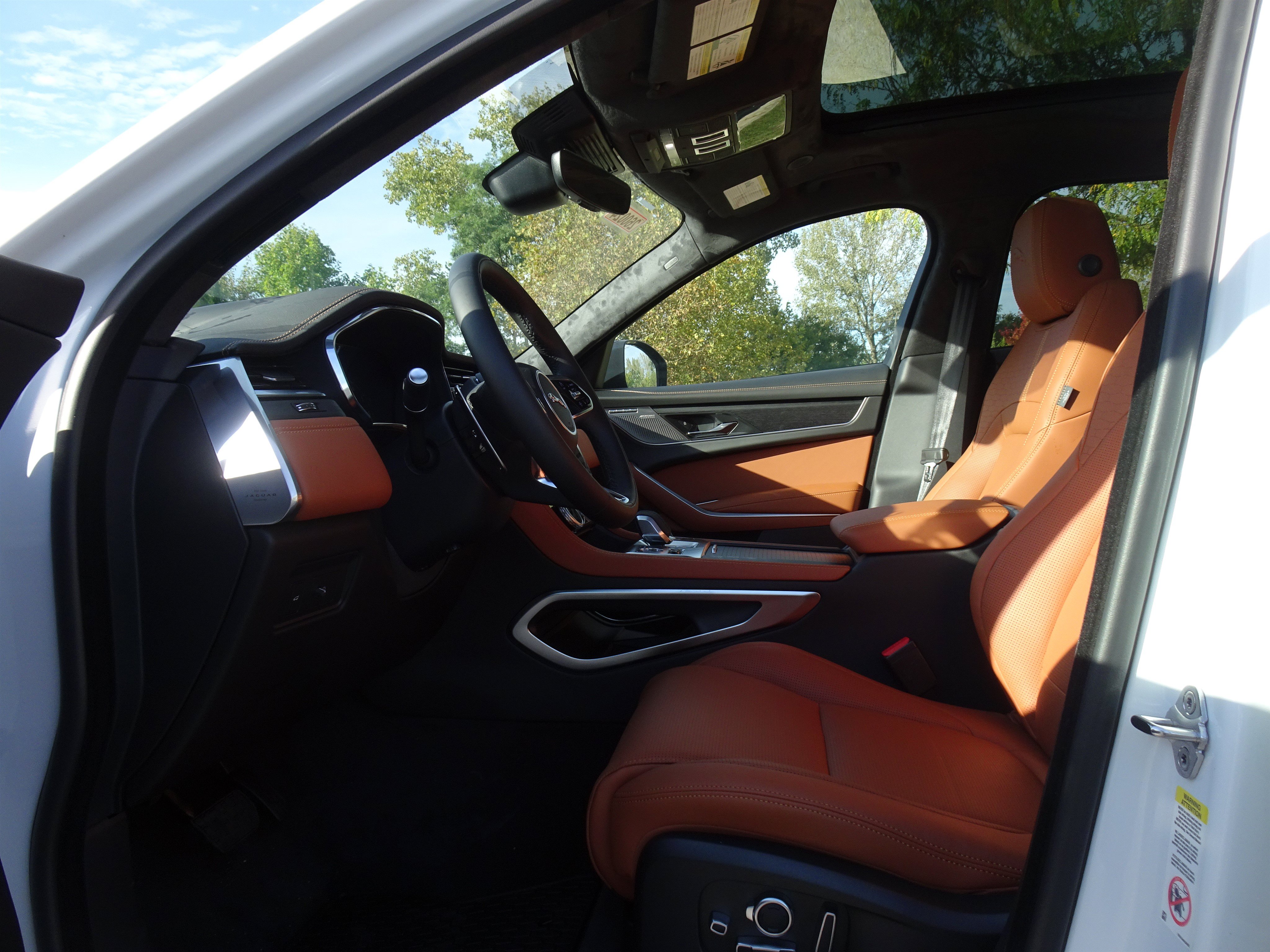 New 2026 Jaguar F-PACE R-Dynamic S AWD/4WD image 2