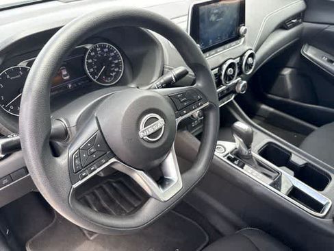 Used 2024 Nissan Sentra SV FWD image 10