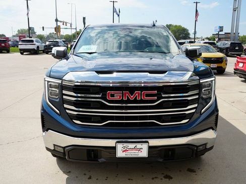 Used 2022 GMC Sierra 1500 SLT w/ X31 Off-Road Package image 34