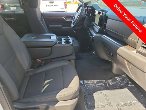 Used 2025 Chevrolet Silverado 1500 LT RWD image 19