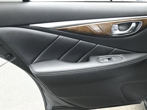Used 2015 INFINITI Q50 Sport w/ Deluxe Technology Package image 14