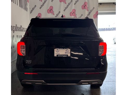 Used 2023 Ford Explorer XLT w/ Equipment Group 202A RWD image 12