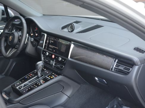 Certified 2026 Porsche Macan Turbo AWD/4WD image 28